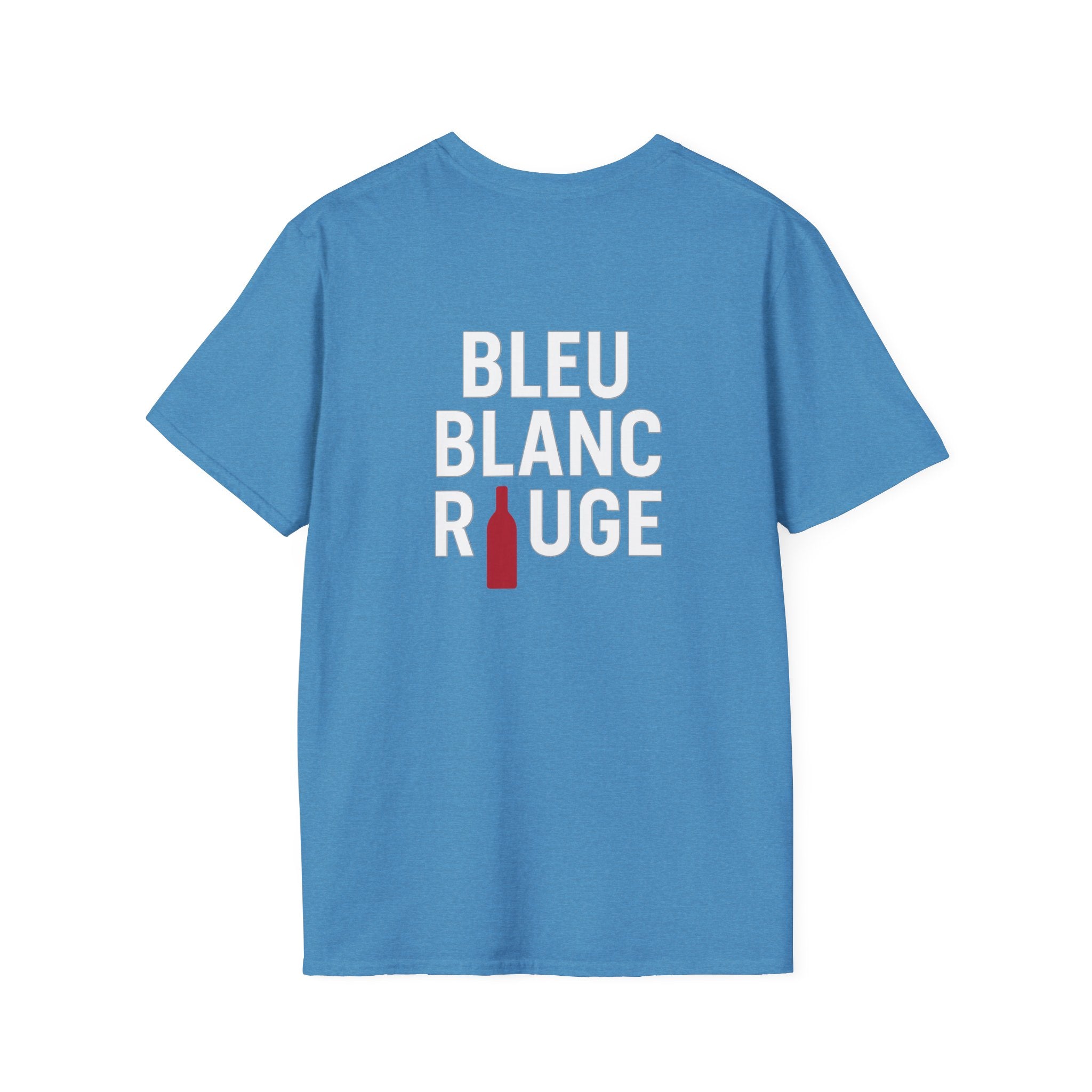 T-shirt La Famille Française bleu – logo coq tricolore côté cœur et dos “Bleu Blanc Rouge” avec bouteille de vin rouge à la place du mot "rouge". 