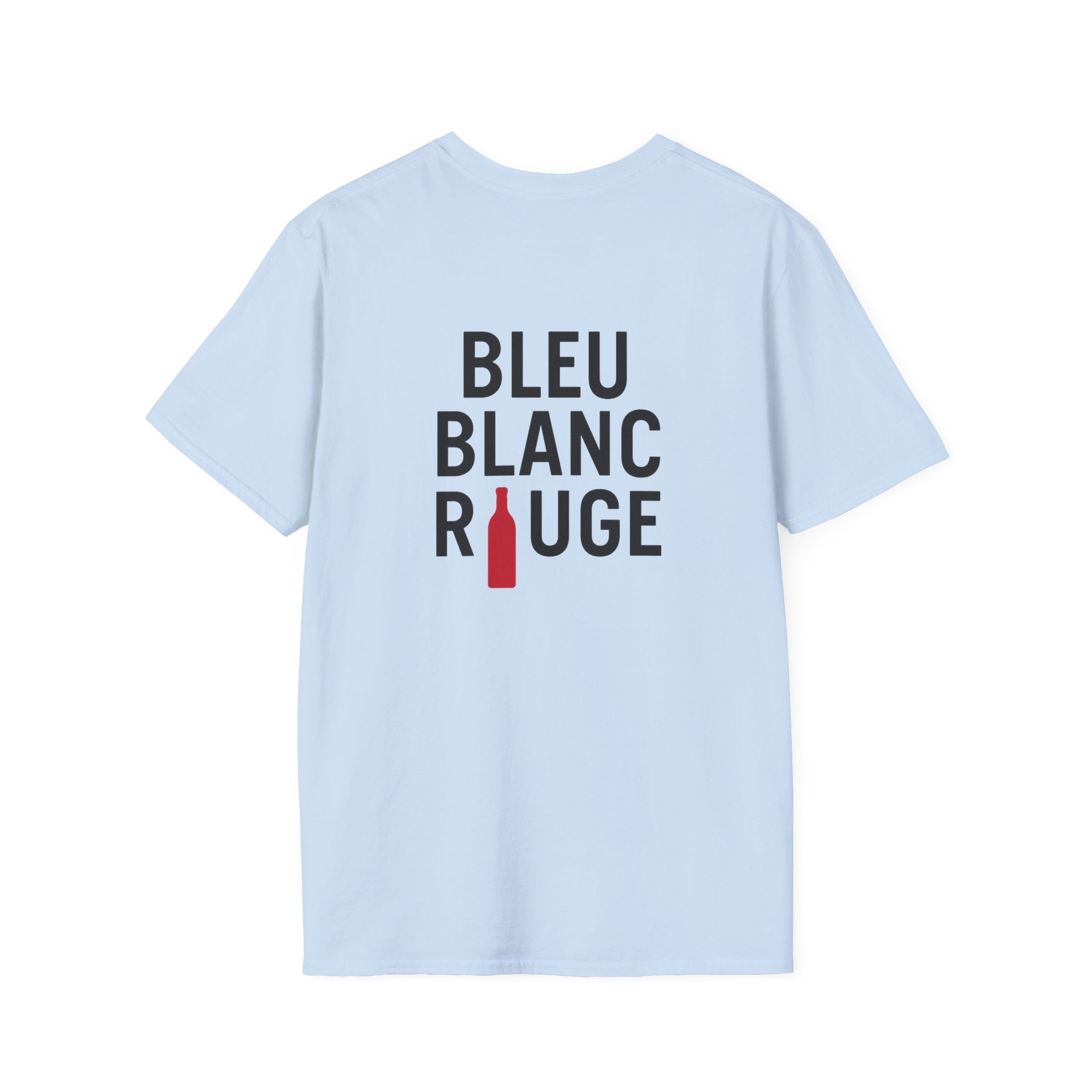 T-shirt La Famille Française bleu clair – logo coq tricolore côté cœur et dos “Bleu Blanc Rouge” avec bouteille de vin rouge à la place du mot "rouge". 