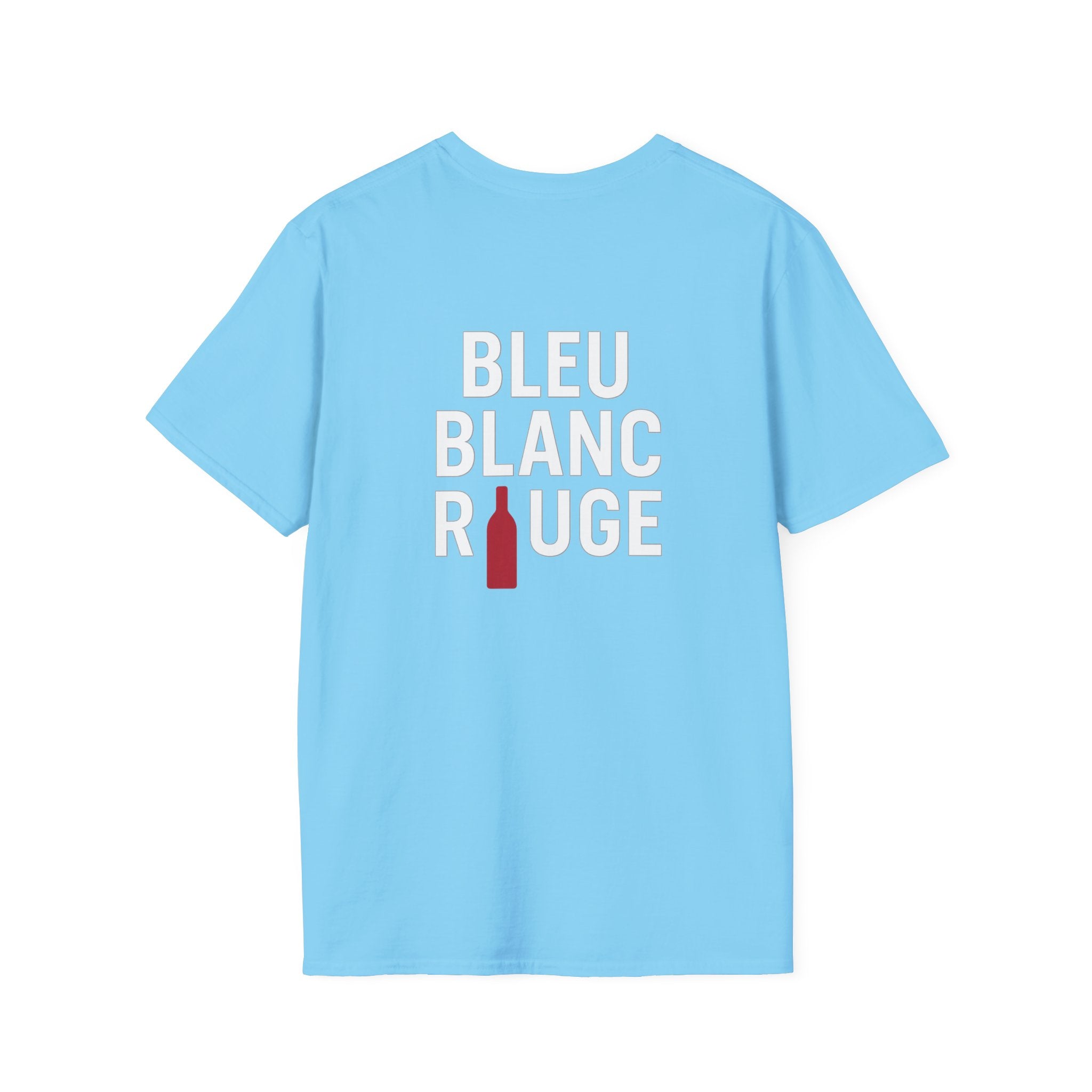 T-shirt La Famille Française bleu ciel – logo coq tricolore côté cœur et dos “Bleu Blanc Rouge” avec bouteille de vin rouge à la place du mot "rouge". 
