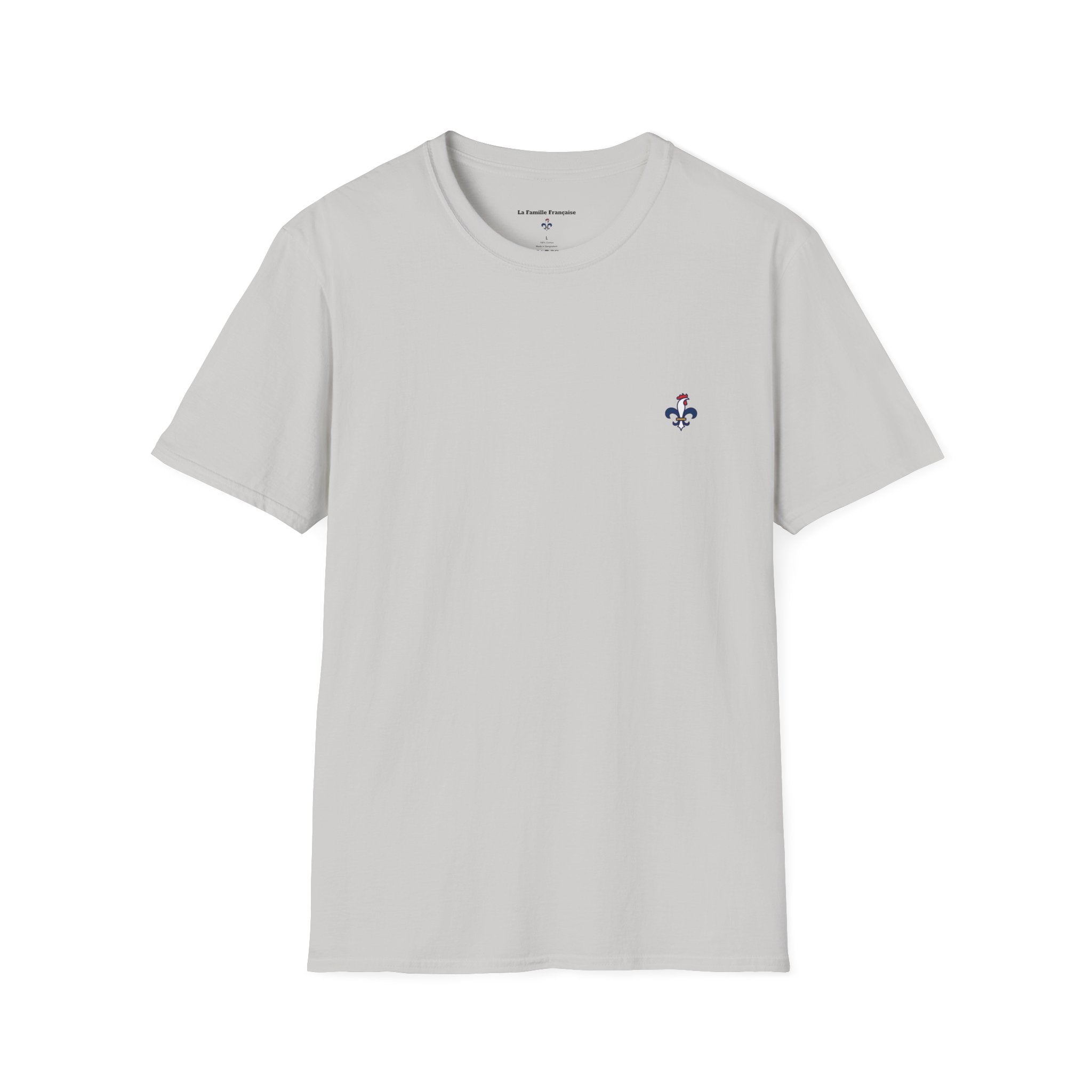 T-shirt La Famille Française gris clair – logo coq tricolore côté cœur et dos inscription noire humoristique “J'la mets à gauche sauf quand on parle politique”. 