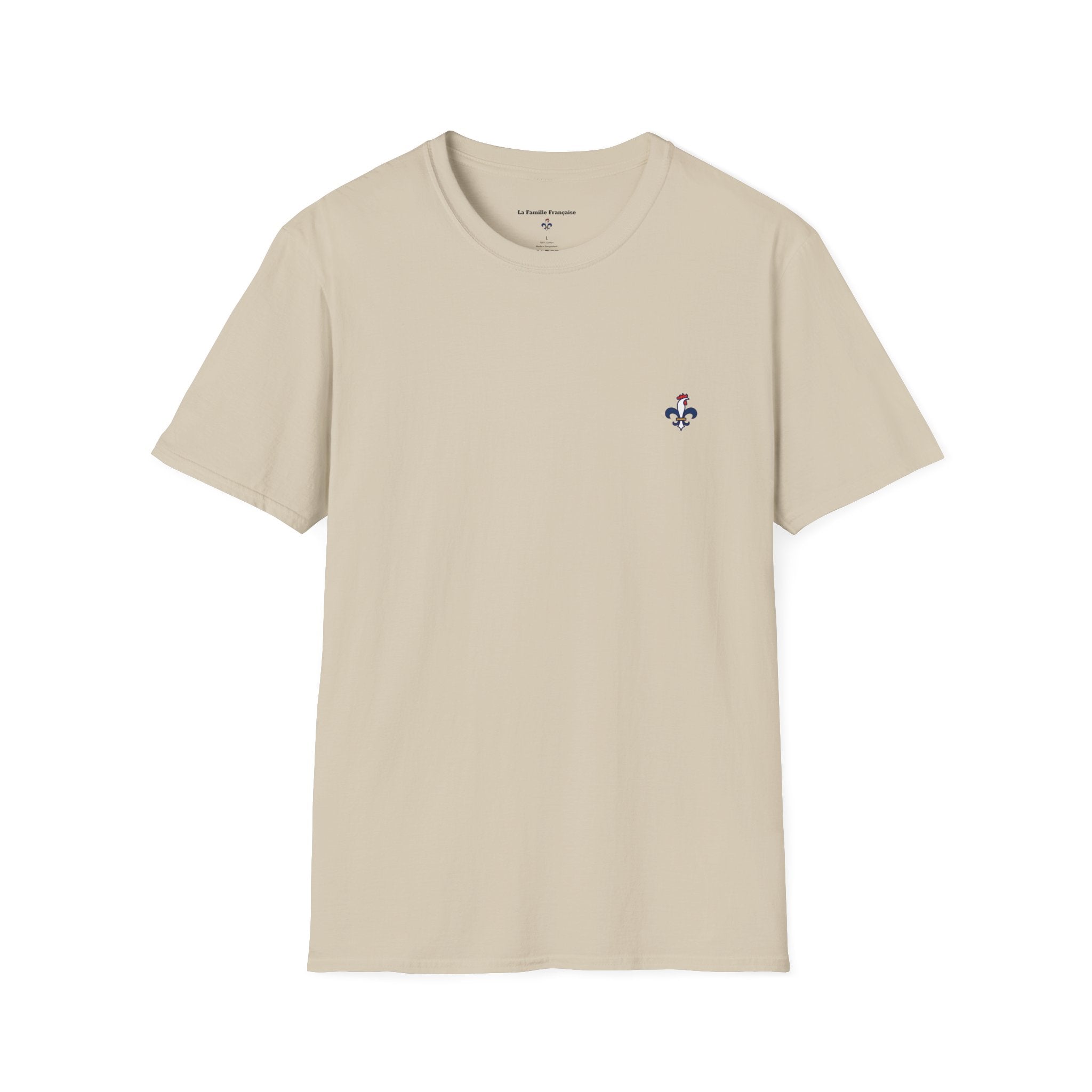 T-shirt La Famille Française marron clair – logo coq tricolore côté cœur et dos “Bleu Blanc Rouge” avec bouteille de vin rouge à la place du mot "rouge". 