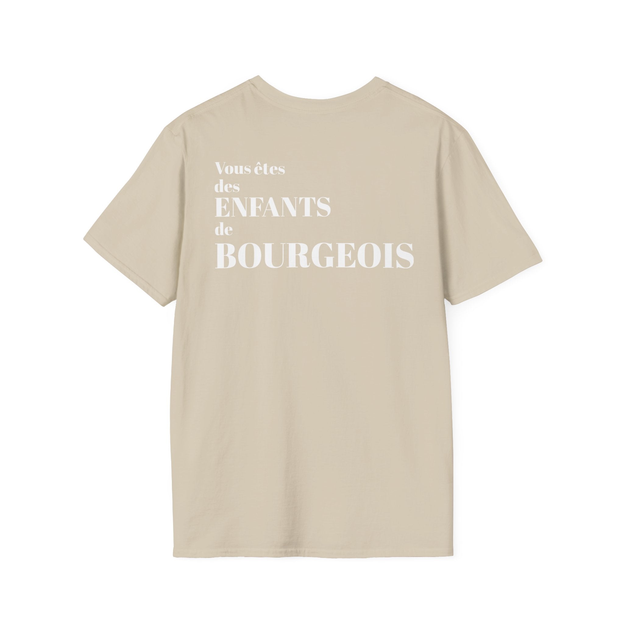 T-shirt La Famille Française marron clair – logo coq tricolore côté cœur et dos inscription humoristique “Vous êtes des enfants de bourgeois”.