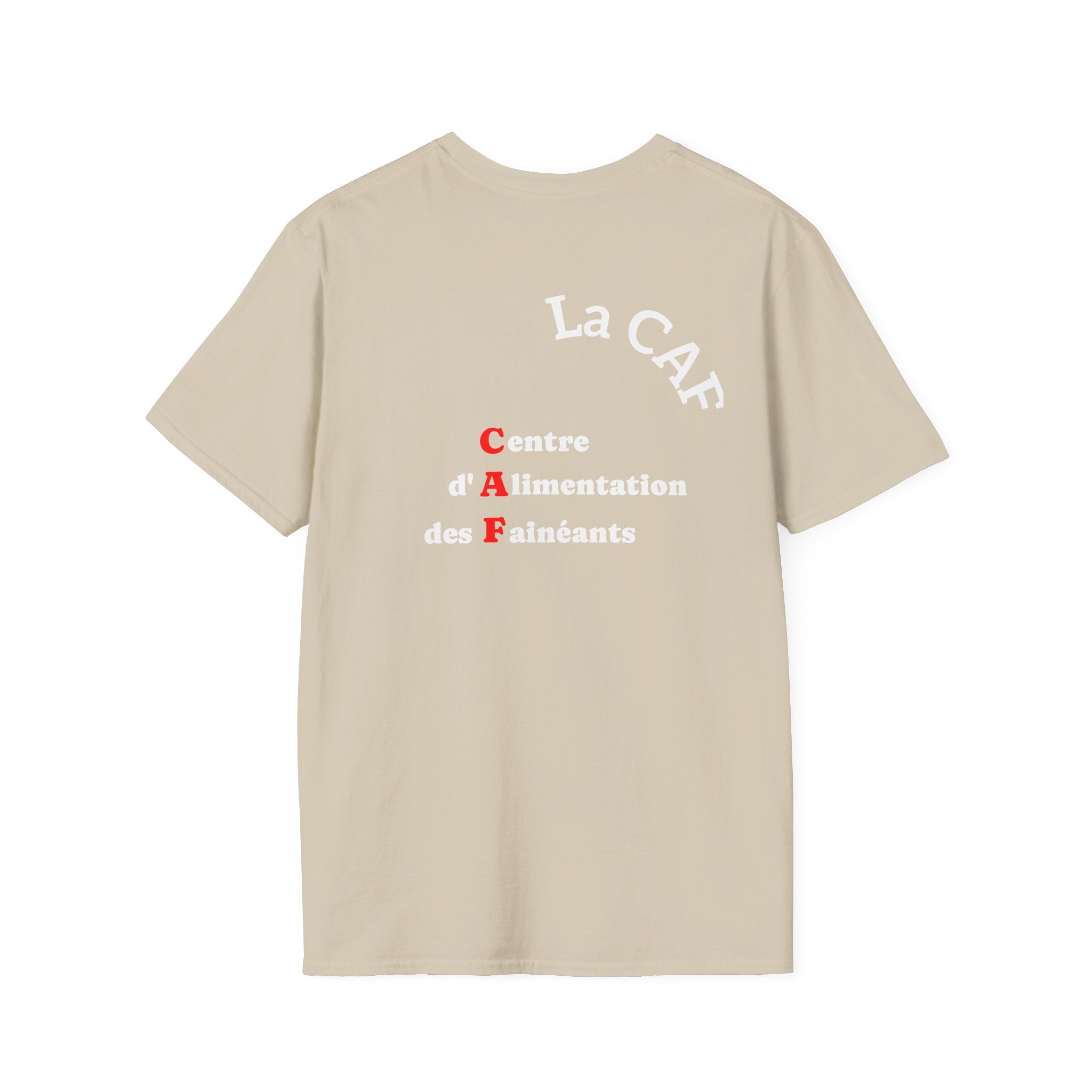 T-shirt La Famille Française marron clair – logo coq tricolore côté cœur et dos inscription humoristique “La CAF : Caisse d'Alimentaiton des Feinéants”. 