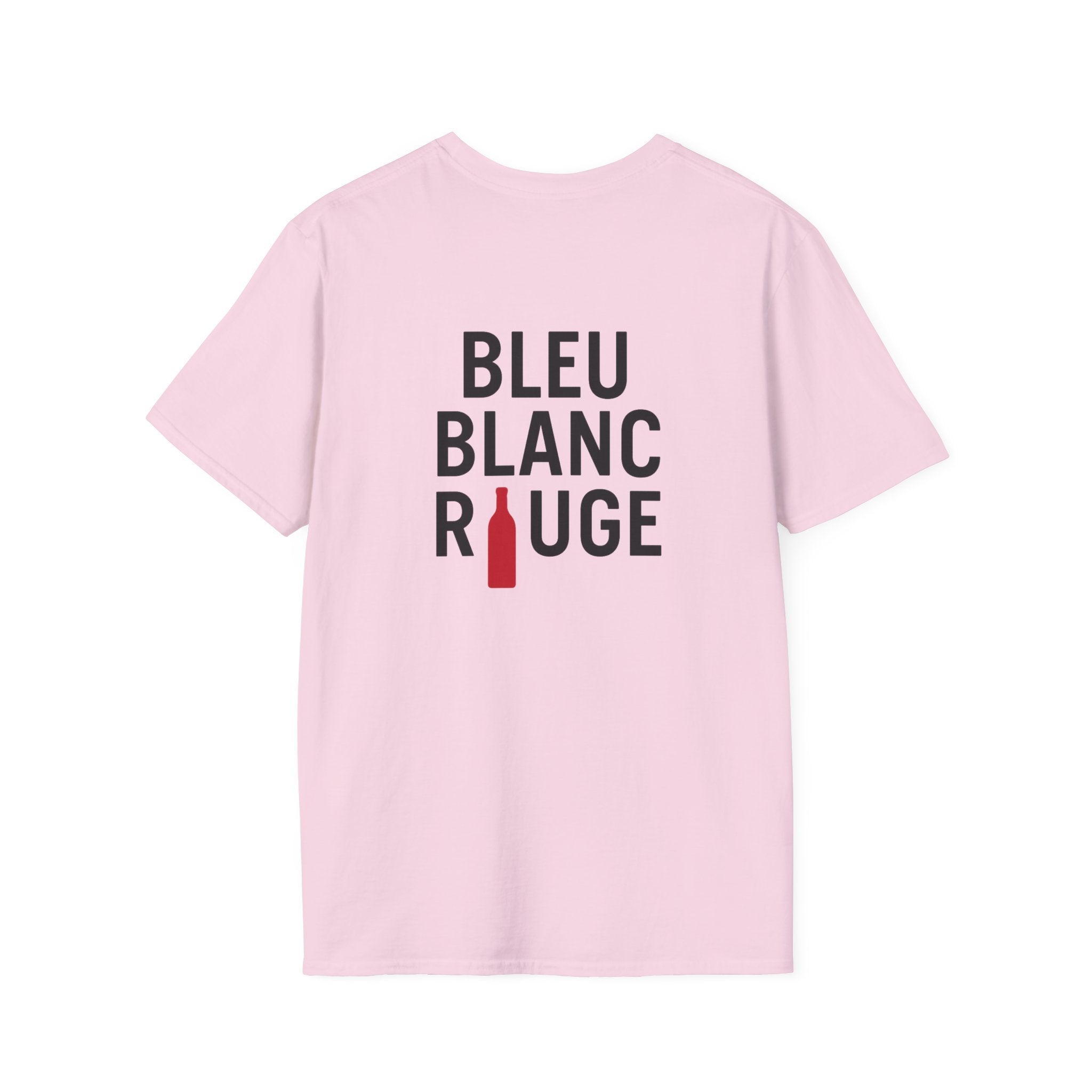 T-shirt La Famille Française rose pale – logo coq tricolore côté cœur et dos “Bleu Blanc Rouge” avec bouteille de vin rouge à la place du mot "rouge". 