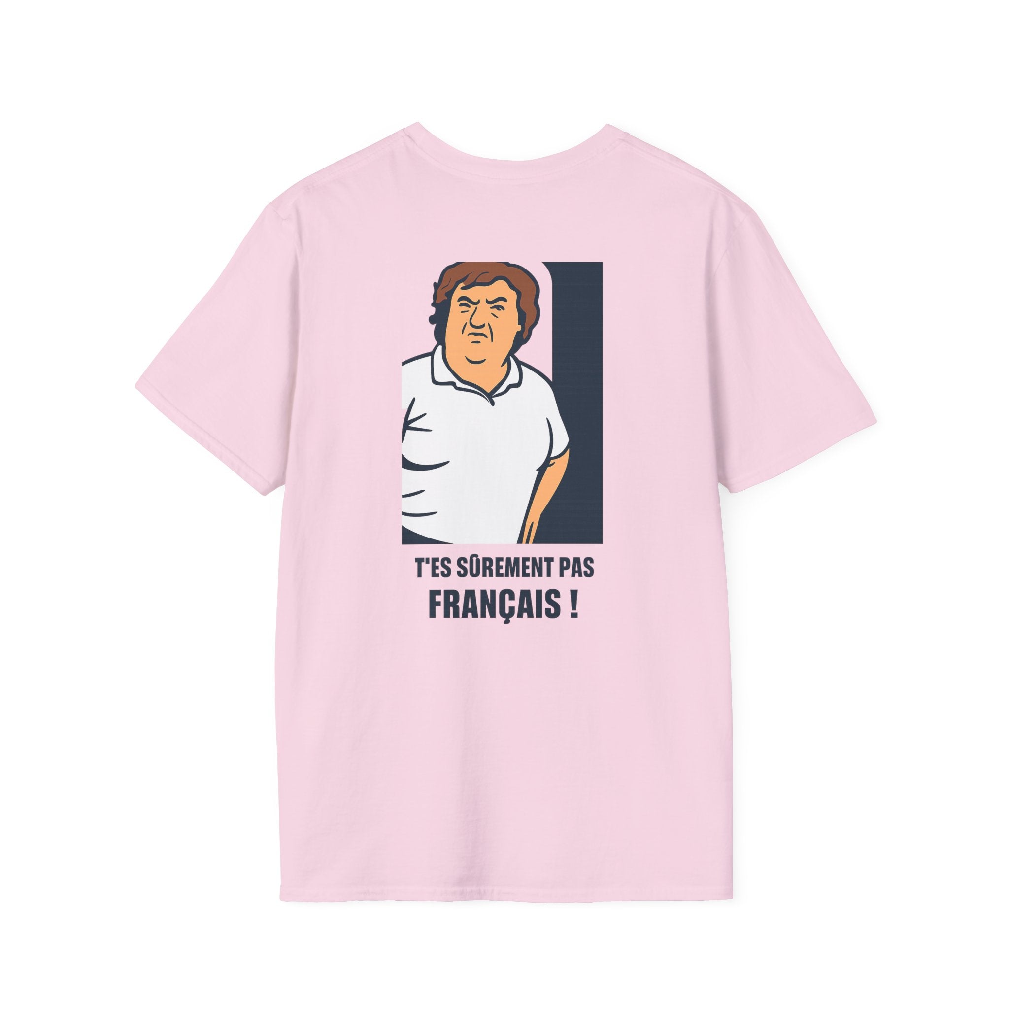 T-shirt La Famille Française rose pale – logo coq tricolore côté cœur et dos l'illustration humoristique “T'es sûrement pas français”.