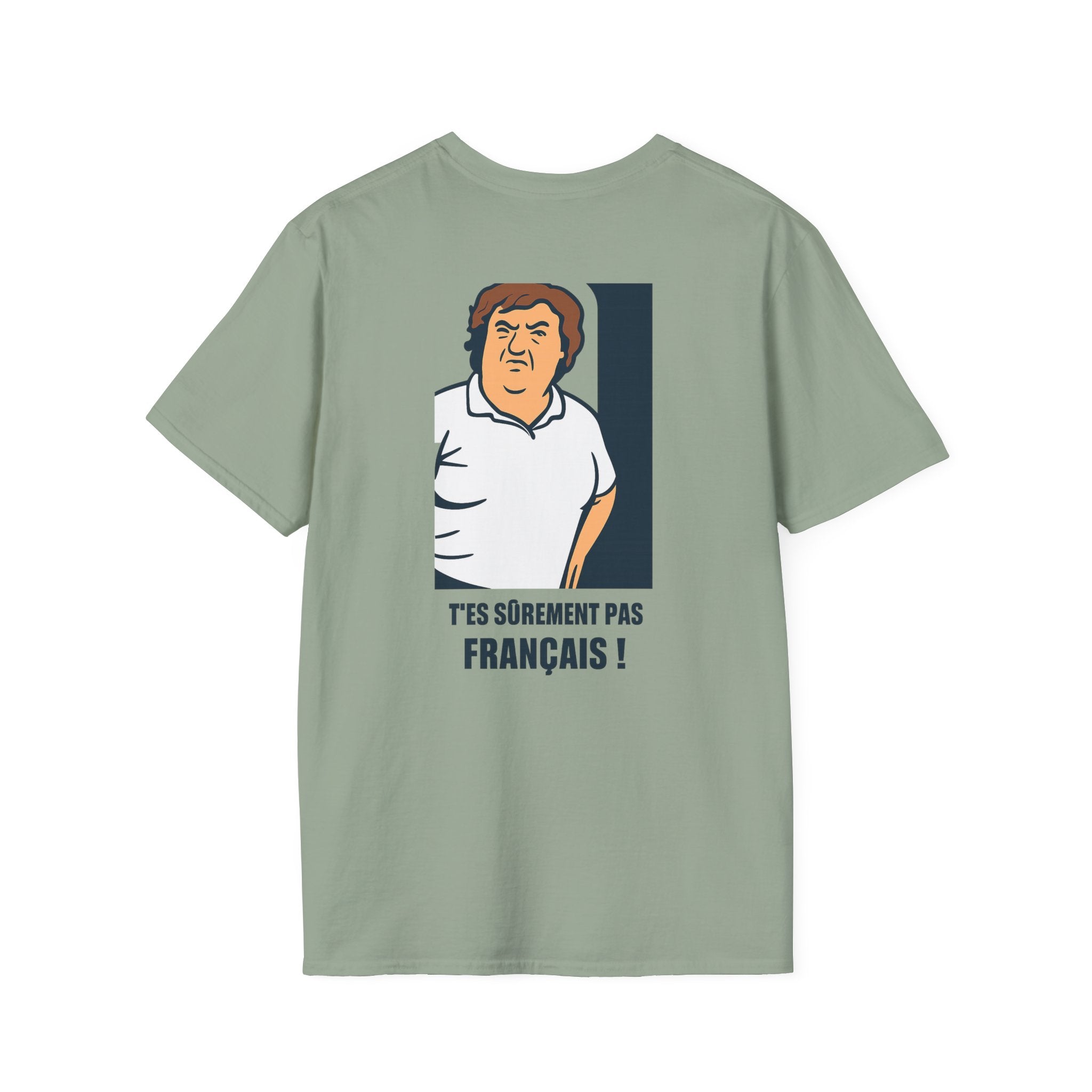 T-shirt La Famille Française vert kaki – logo coq tricolore côté cœur et dos l'illustration humoristique “T'es sûrement pas français”.