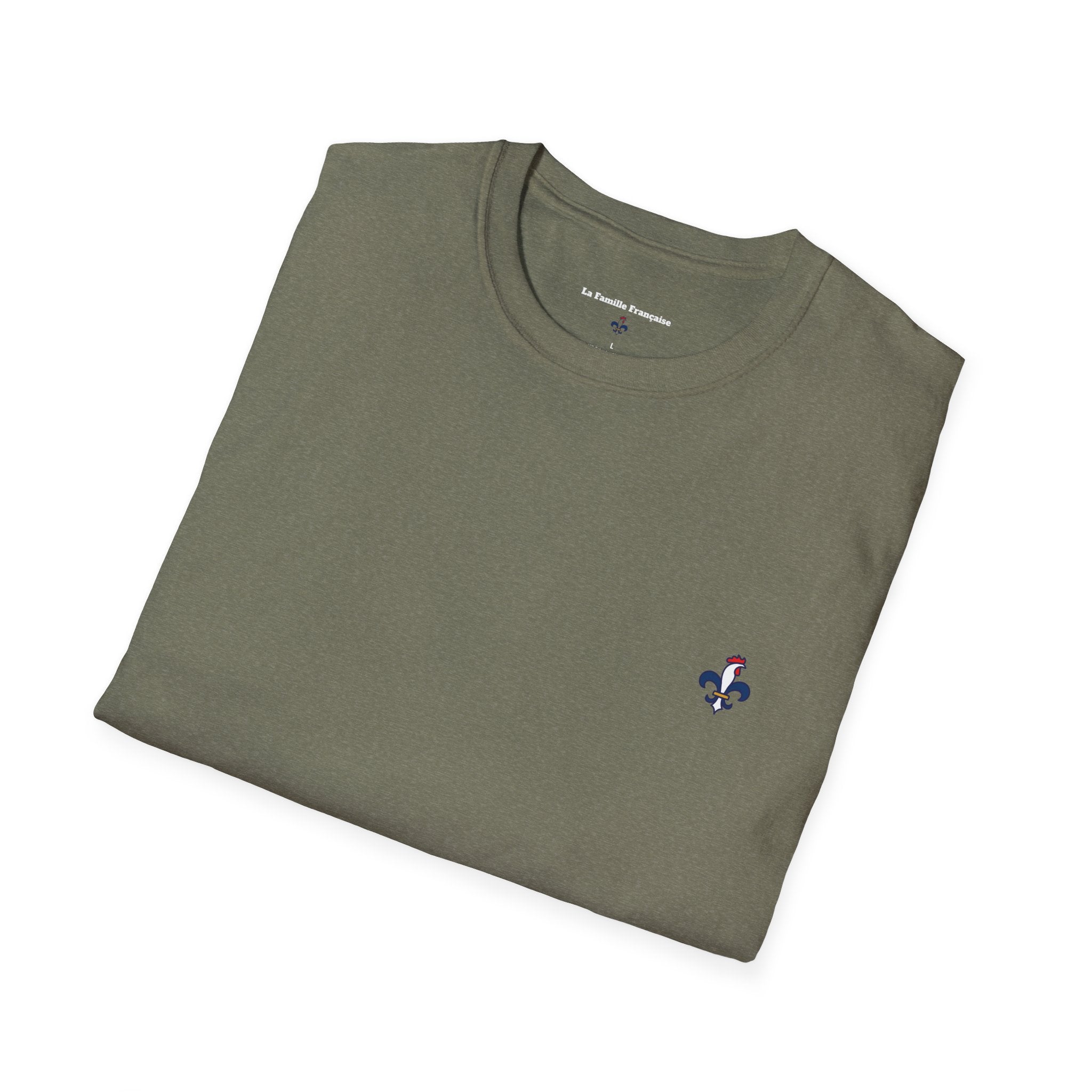 T-shirt La Famille Française vert kaki – logo coq tricolore côté cœur et dos inscription humoristique “Vous êtes des enfants de bourgeois”.