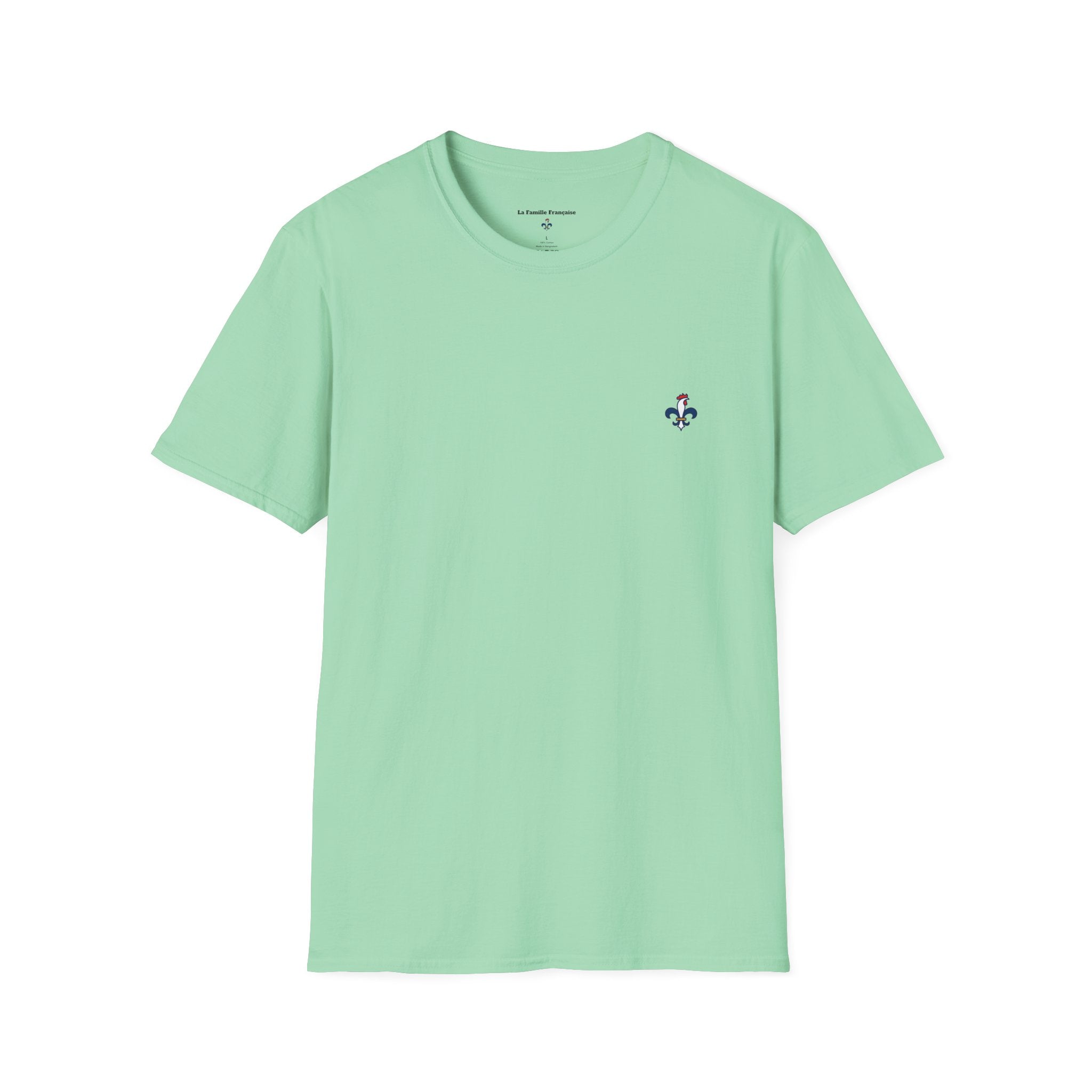 T-shirt La Famille Française vert menthe – logo coq tricolore côté cœur et dos inscription noire humoristique “J'la mets à gauche sauf quand on parle politique”. 